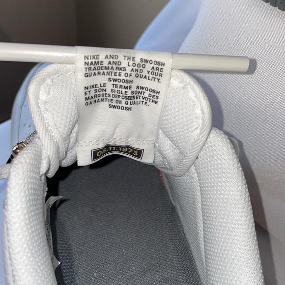 Nike Air Force One’s Men’s Size 9.5 50 Years of Hip Hop Nike AF1 Classics White - Picture 10 of 13